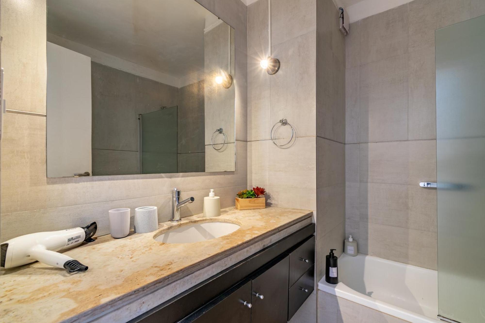 Amplio 3 Dorm Con Balcon Y Vista Unica En Palermo Chico Apartamento *